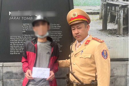 Bắt đối tượng giấu ma túy trong túi quần đi dạo phố mùng 4 Tết