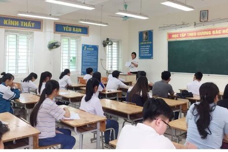 Từ 14/2/2025, dạy thêm ngoài nhà trường phải đăng ký kinh doanh