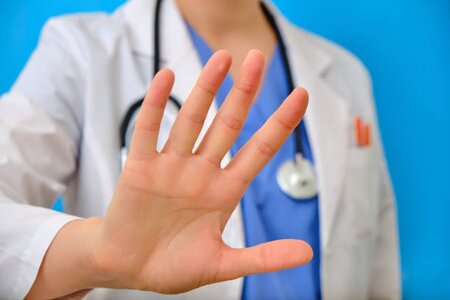 Các trường hợp bác sĩ được quyền từ chối khám, chữa bệnh cho bệnh nhân