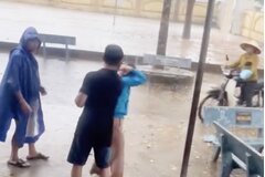 Khi những người thầy bị hành hung