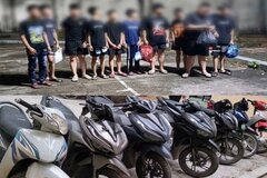 Bắt nhóm đối tượng mang hung khi gây rối, tấn công người đi đường ở Hà Nội