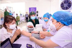 Miễn viện phí toàn dân: Chú trọng phát triển y tế cơ sở, thu hút bác sĩ giỏi về tuyến dưới