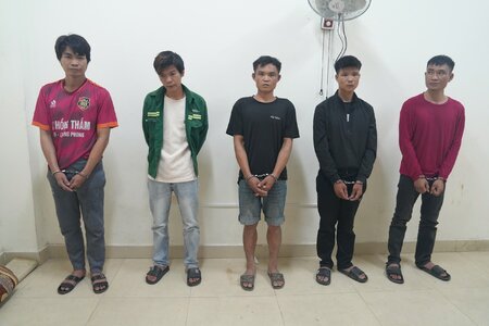 Bắt nhóm đối tượng chuyên cướp tài sản người đi đường ở Nghệ An