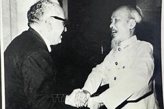 Hình ảnh Chủ tịch Hồ Chí Minh trong trái tim bạn bè quốc tế