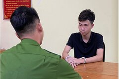 Bắt khẩn cấp đối tượng đánh du khách nước ngoài trên phố Bùi Viện