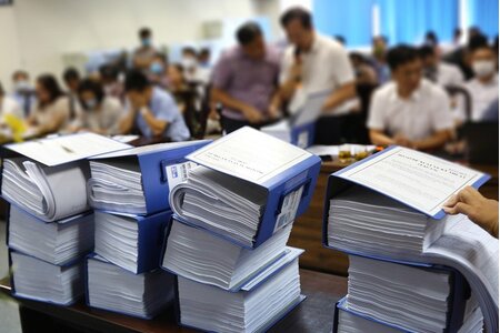 Luật Đấu thầu và yêu cầu sửa đổi khẩn cấp
