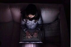 Cảnh báo tình trạng xâm hại trẻ em trên không gian mạng