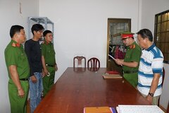 Bắt đối tượng tự xưng 'đại ca xã đảo' để thu tiền bảo kê tôm