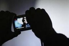 Cô gái trẻ bị đe doạ tống tiền khi lên mạng livestream khoe thân