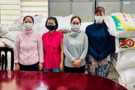 Khởi tố 4 đối tượng sản xuẩn, buôn bán hàng chục tấn gạo giả nhãn hiệu ST 25