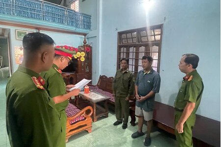 Tạm giữ hình sự đối tượng liên tiếp đập phá 3 trụ ATM ở Quảng Nam