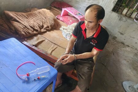 Khởi tố đối tượng tổ chức sử dụng trái phép ma túy cùng bạn gái tại nhà riêng