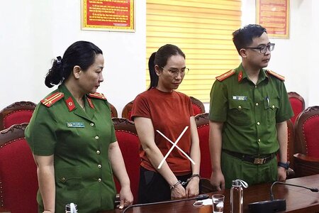 Bắt tạm giam nguyên kế toán trưởng Trung tâm Y tế ở Sơn La