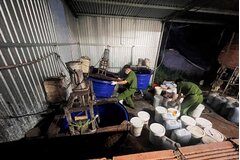 Triệt phá cơ sở nghi sản xuất phân bón giả quy mô lớn ở Lâm Đồng