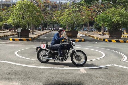 Có được thi bằng lái xe hạng A khi chưa có bằng lái xe hạng A1?