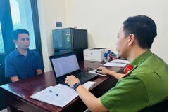 Giao xe máy cho con gây tai nạn chết người, 2 cha con bị khởi tố