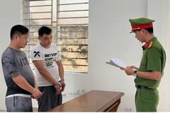 Bắt 2 đối tượng giả danh công an xông vào tụ điểm đánh bạc cướp tài sản