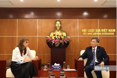 Chủ tịch Hội Luật gia Việt Nam tiếp quan chức Ủy ban Nhân quyền Australia