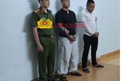 Tạm giữ hình sự đối tượng dí súng vào đầu chủ quán bida đe dọa