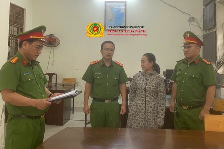 Bắt 'nữ quái' lừa làm sổ đỏ để chiếm đoạt hàng trăm triệu đồng