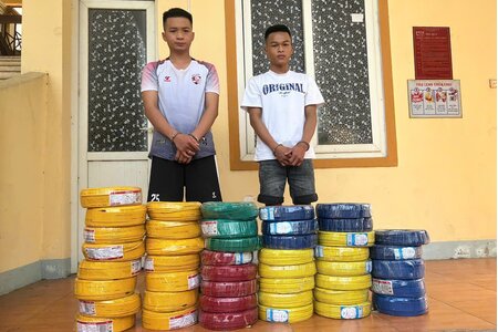 Bắt 2 anh em ruột trộm 44 cuộn dây điện trị giá hơn 70 triệu đồng