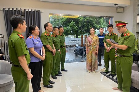 Khởi tố 2 đối tượng về tội 'trốn thuế'