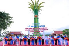 Khánh thành Khu tưởng niệm thanh niên xung phong hy sinh tại bến phà Long Đại