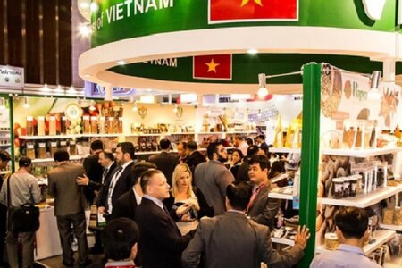 Thủ tướng chỉ thị các nhiệm vụ, giải pháp trọng tâm thúc đẩy xuất khẩu, phát triển thị trường ngoài nước