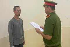 Bắt đối tượng đột nhập cửa hàng Thế giới di động trộm tài sản