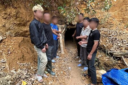 Bắt quả tang 7 đối tượng tổ chức khai thác vàng trái phép