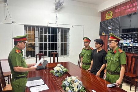 Bắt tạm giam nhân viên giao hàng tham ô tài sản