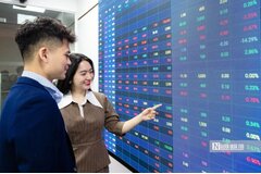 Thủ tướng chỉ đạo triển khai mạnh mẽ công tác nâng hạng thị trường chứng khoán Việt Nam