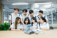 Bộ GD&ĐT tạm hoãn sắp xếp trường đại học, nghề nghiệp để chờ đề án mới