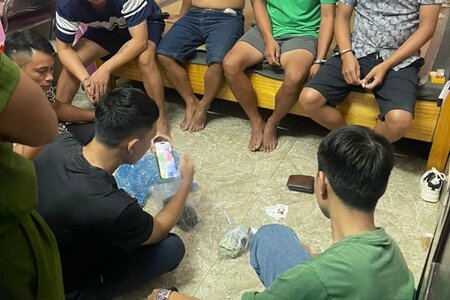 Bắt quả tang 5 đối tượng đánh bạc ở Phú Thọ