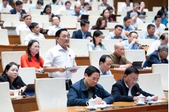 Đề nghị tăng lương cơ sở ngay từ 1/1/2026 để công chức 'nhẹ lòng cống hiến'