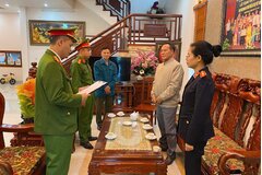 Khởi tố, bắt tạm giam Giám đốc công ty Trung Hiếu