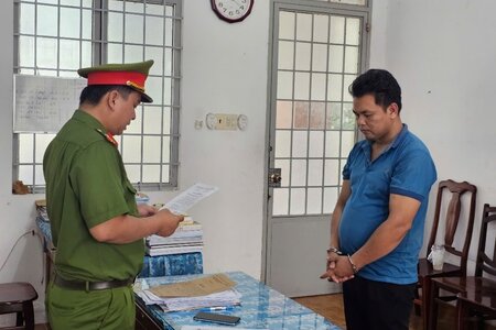 Khởi tố đối tượng dụ dỗ bé gái 13 tuổi vào nhà nghỉ để xâm hại