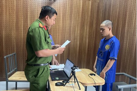 Bắt tạm giam đối tượng dùng dao cướp tài sản của tài xế xe Grab