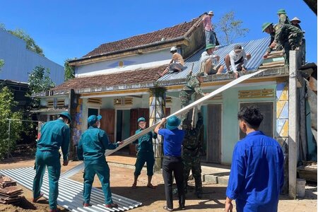 Thủ tướng yêu cầu khẩn trương đánh giá thiệt hại và khắc phục nhanh hậu quả bão, lũ tại khu vực Trung Bộ