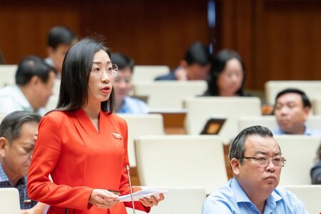 Quốc hội thảo luận Luật Thương mại điện tử: Kiểm soát chặt hoạt động livestream bán hàng