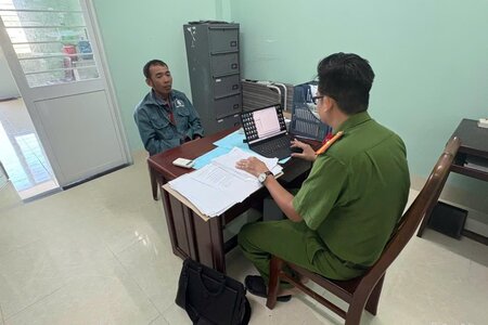 Khởi tố đối tượng dùng dao chém hàng xóm vì hát karaoke quá giờ quy định