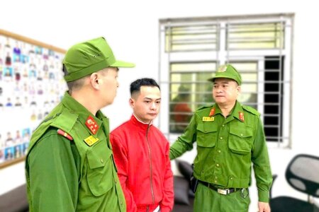 Bắt đối tượng truy nã tại Sân bay quốc tế Nội Bài