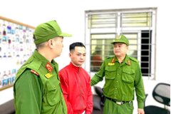 Bắt đối tượng truy nã tại Sân bay quốc tế Nội Bài