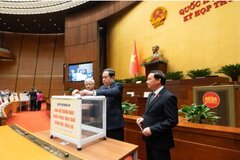 Bão lũ, thiên tai ác liệt đến đâu cũng qua đi, nhưng tình đồng chí, nghĩa đồng bào mãi còn ở lại