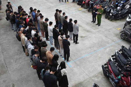 Triệt phá đường dây vận hành loạt website cờ bạc trực tuyến xuyên quốc gia