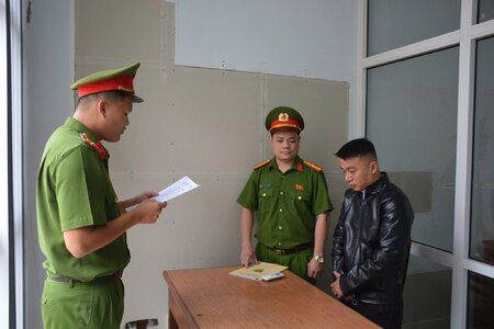 Khởi tố nhân viên công ty lập đơn khống, chiếm đoạt hơn 650 triệu đồng tiền hàng