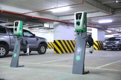 Bổ sung quy định riêng về giá điện cho xe sạc điện