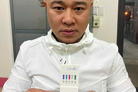 Khởi tố đối tượng cầm dao đuổi đánh công an