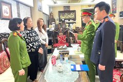 Bắt tạm giam vợ chồng Giám đốc Công ty vàng bạc Kim Chung