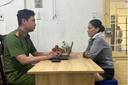 Bắt người mẹ dẫn con 9 tuổi đi lột bông tai vàng của bé gái ở TP.HCM